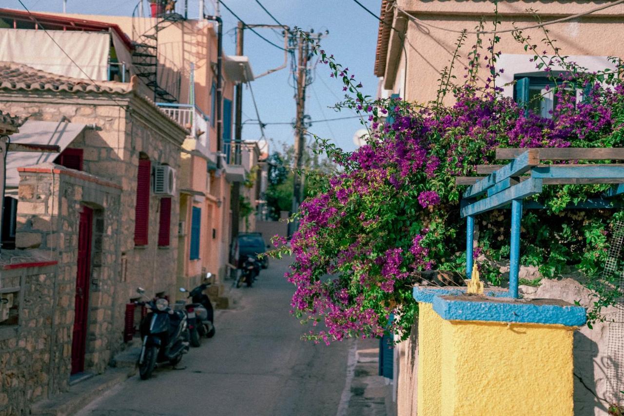 Beautiful house in Aegina Apartment Exterior foto